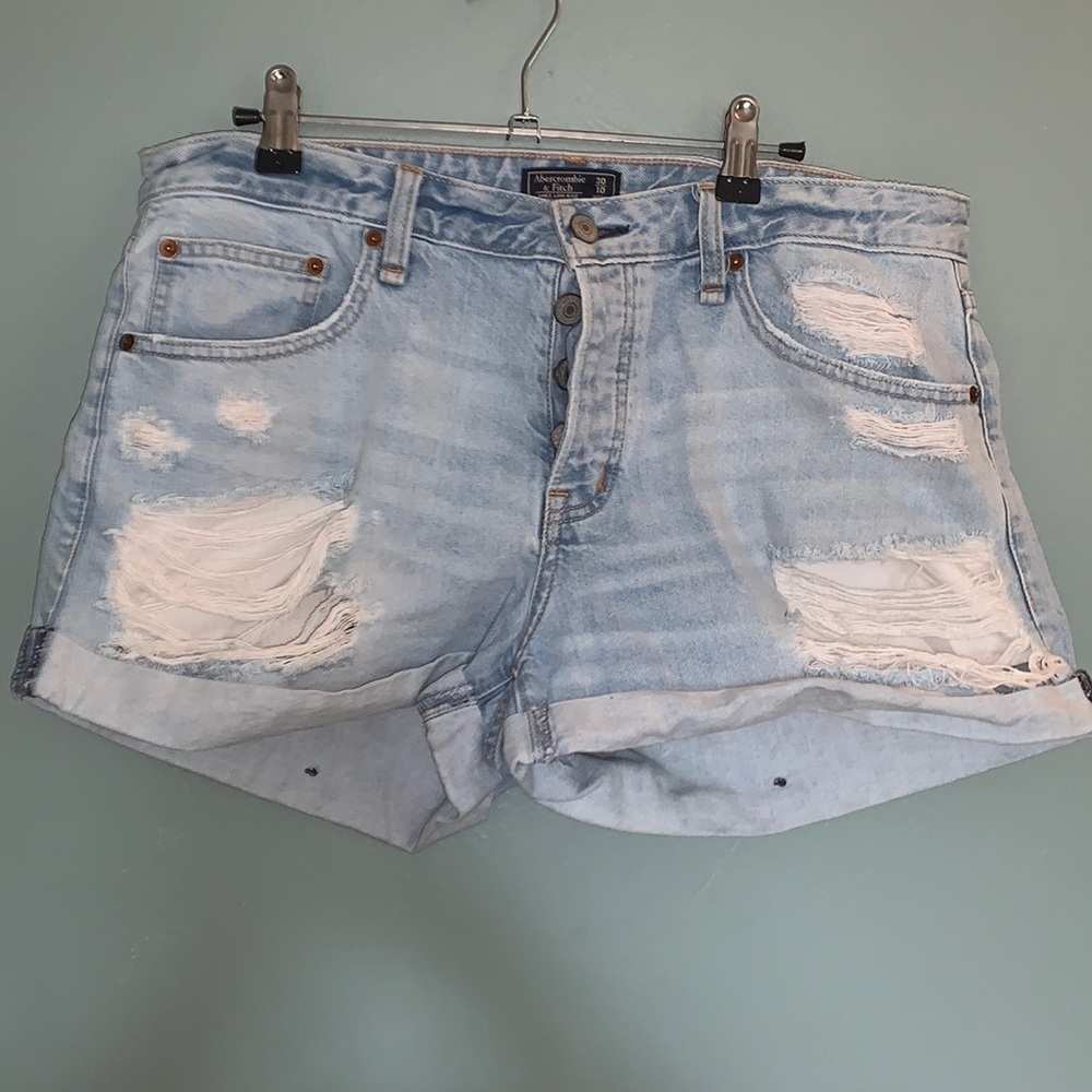 Abercrombie boyfriend shorts!